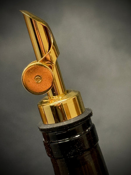 Self Closing        Gold Pour Spout