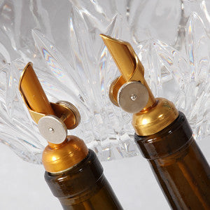 Self Closing        Gold Pour Spout